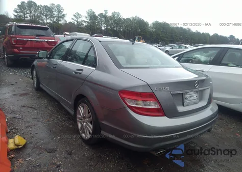 2009 Mercedes-Benz C 300 Luxury 4Matic/Sport 4Matic z USA, uszkodzony, nr VIN WDDGF81X69R083231